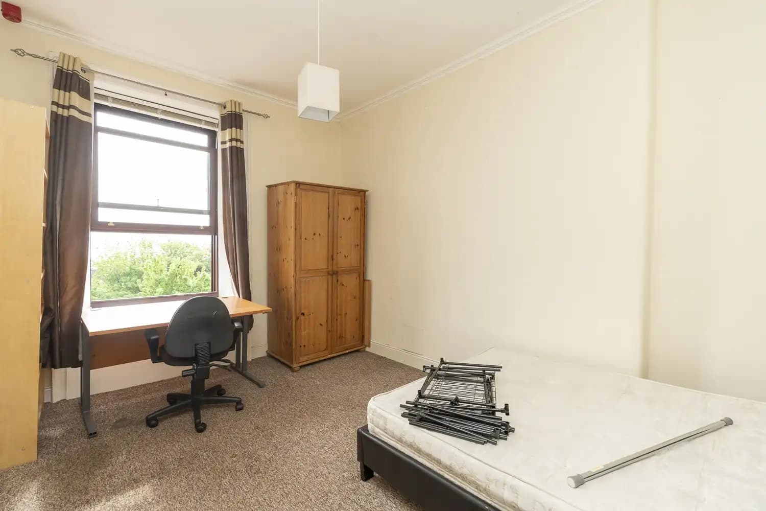 property photo 13 of 17