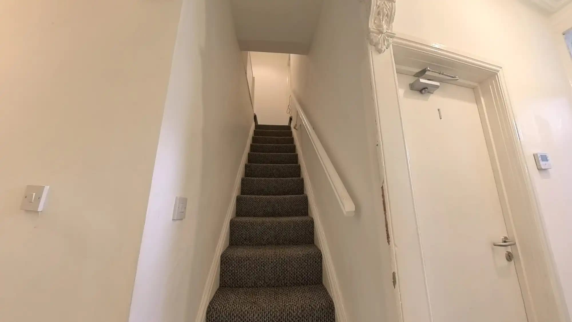 property photo 6 of 25