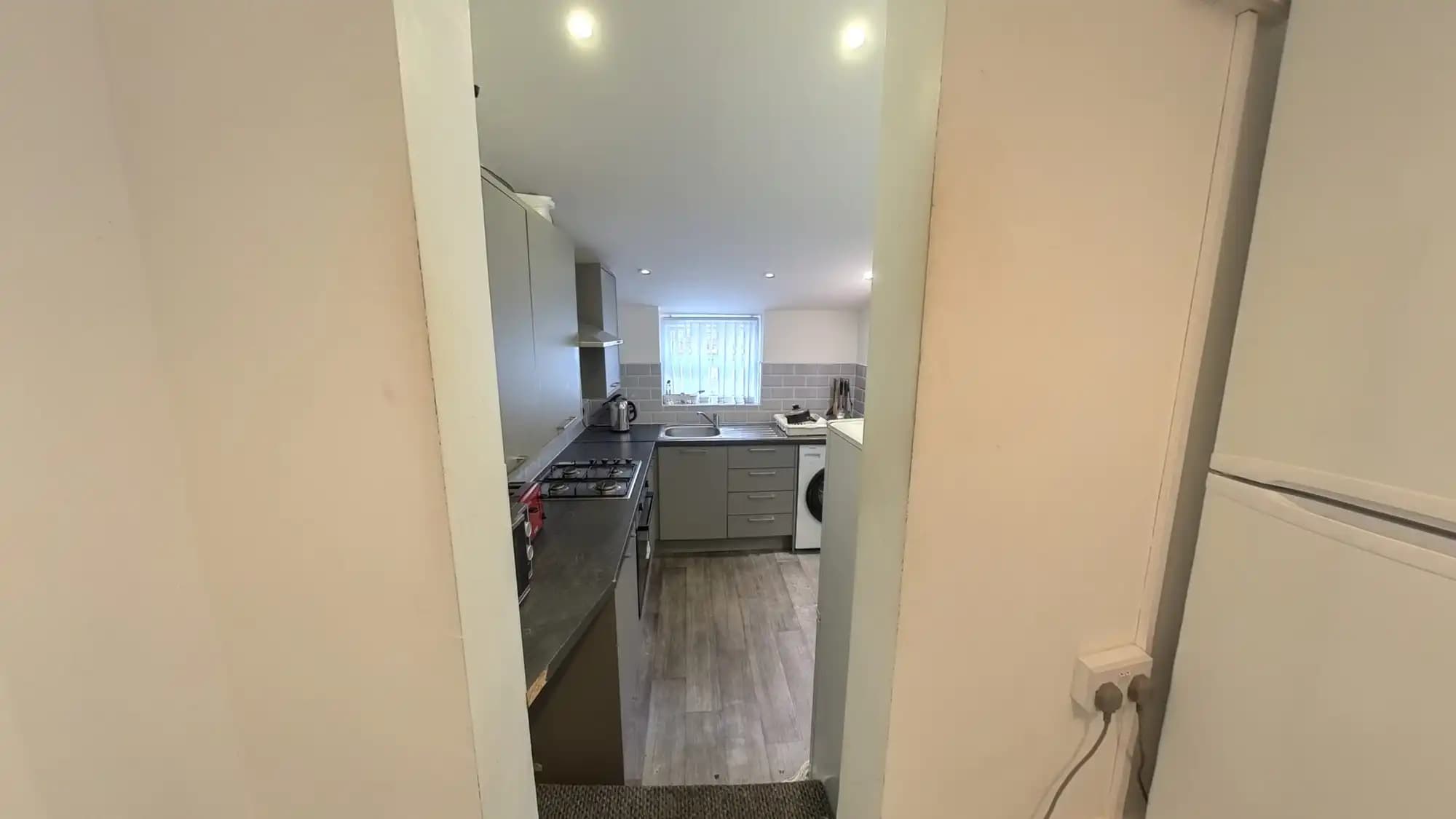 property photo 11 of 25