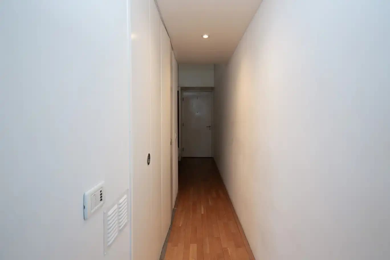 property photo 13 of 19