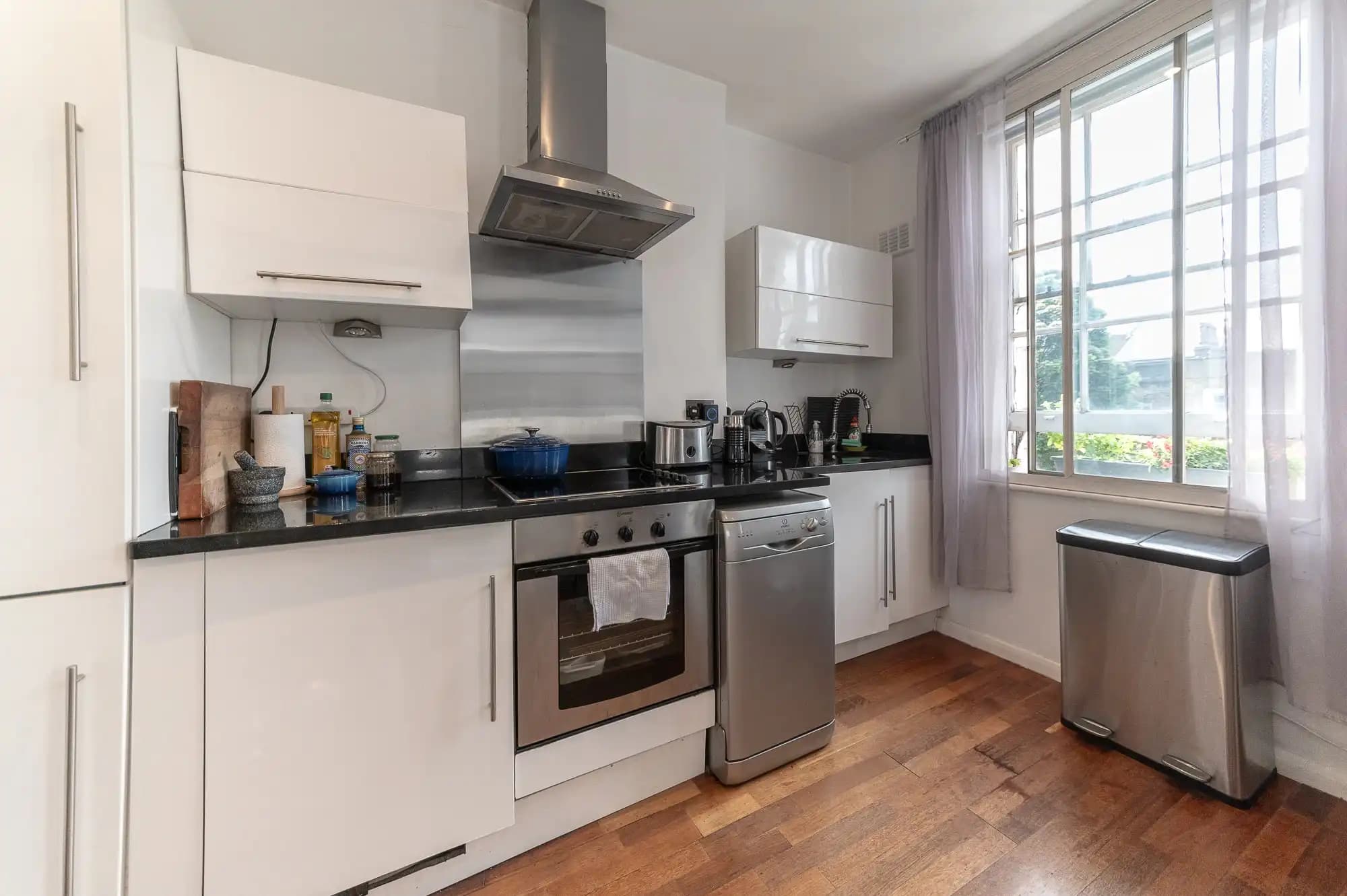 property photo 5 of 7