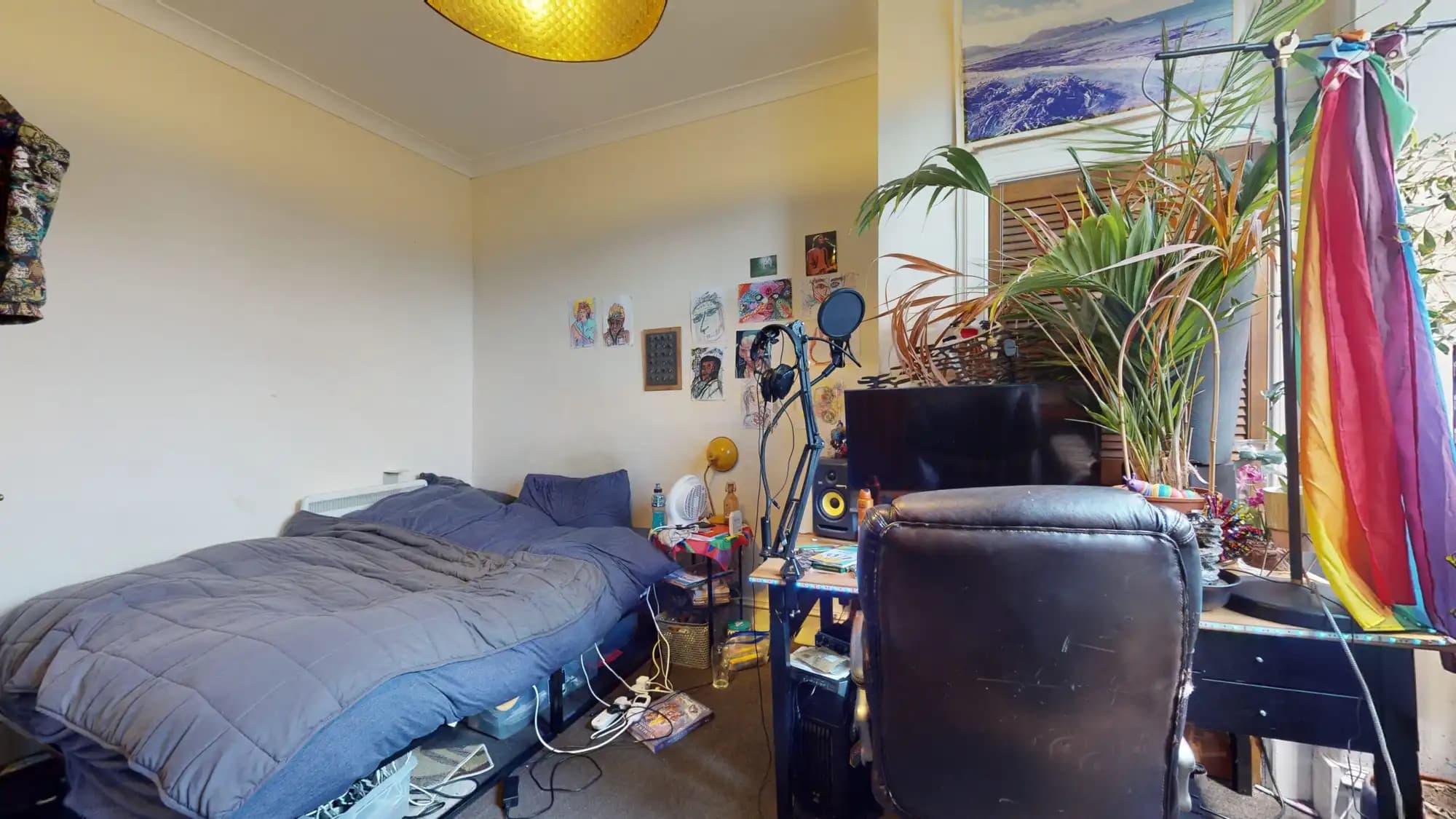 property photo 8 of 18