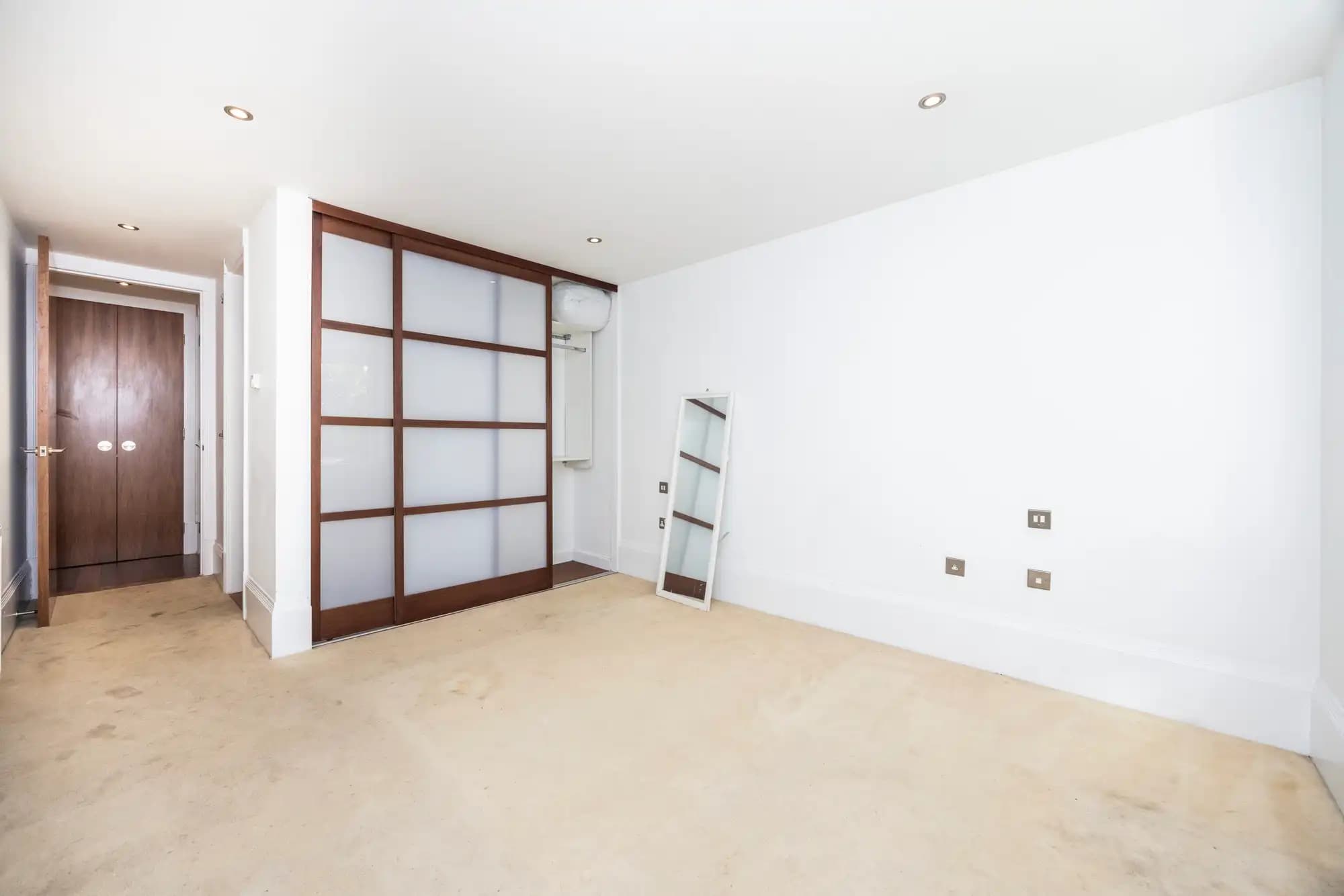 property photo 17 of 36