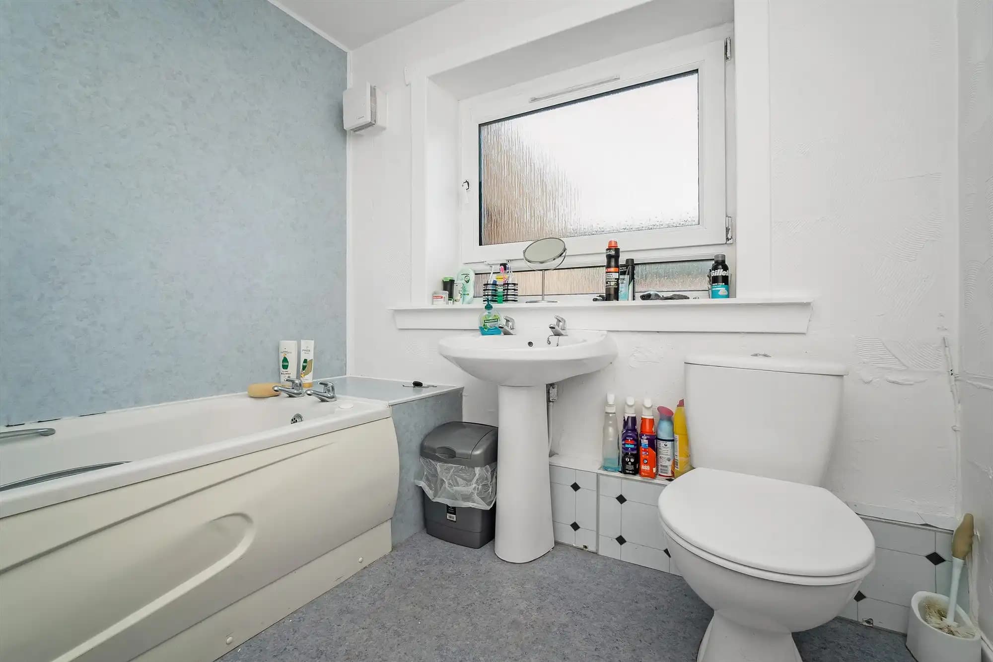 property photo 11 of 20