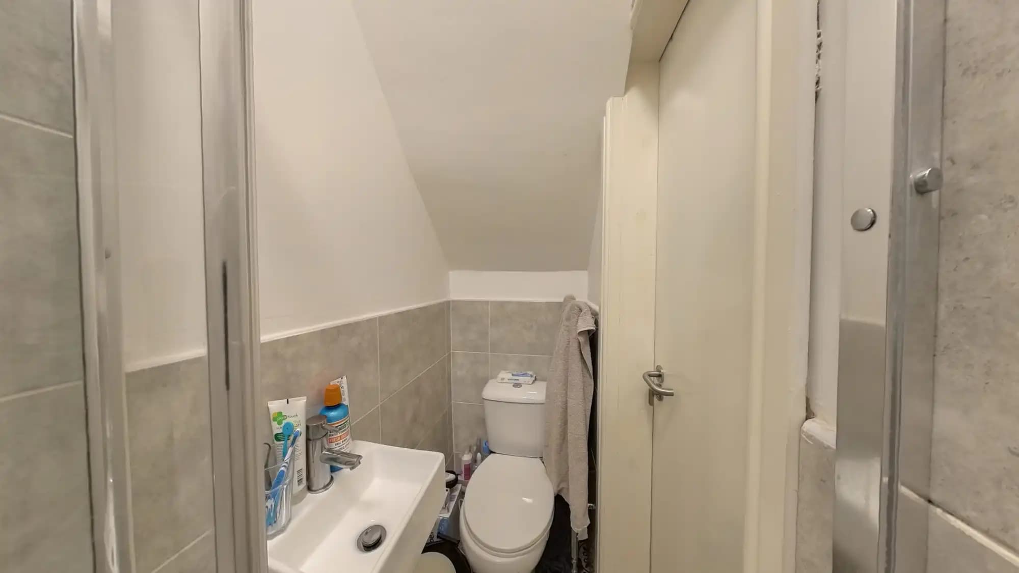 property photo 14 of 25