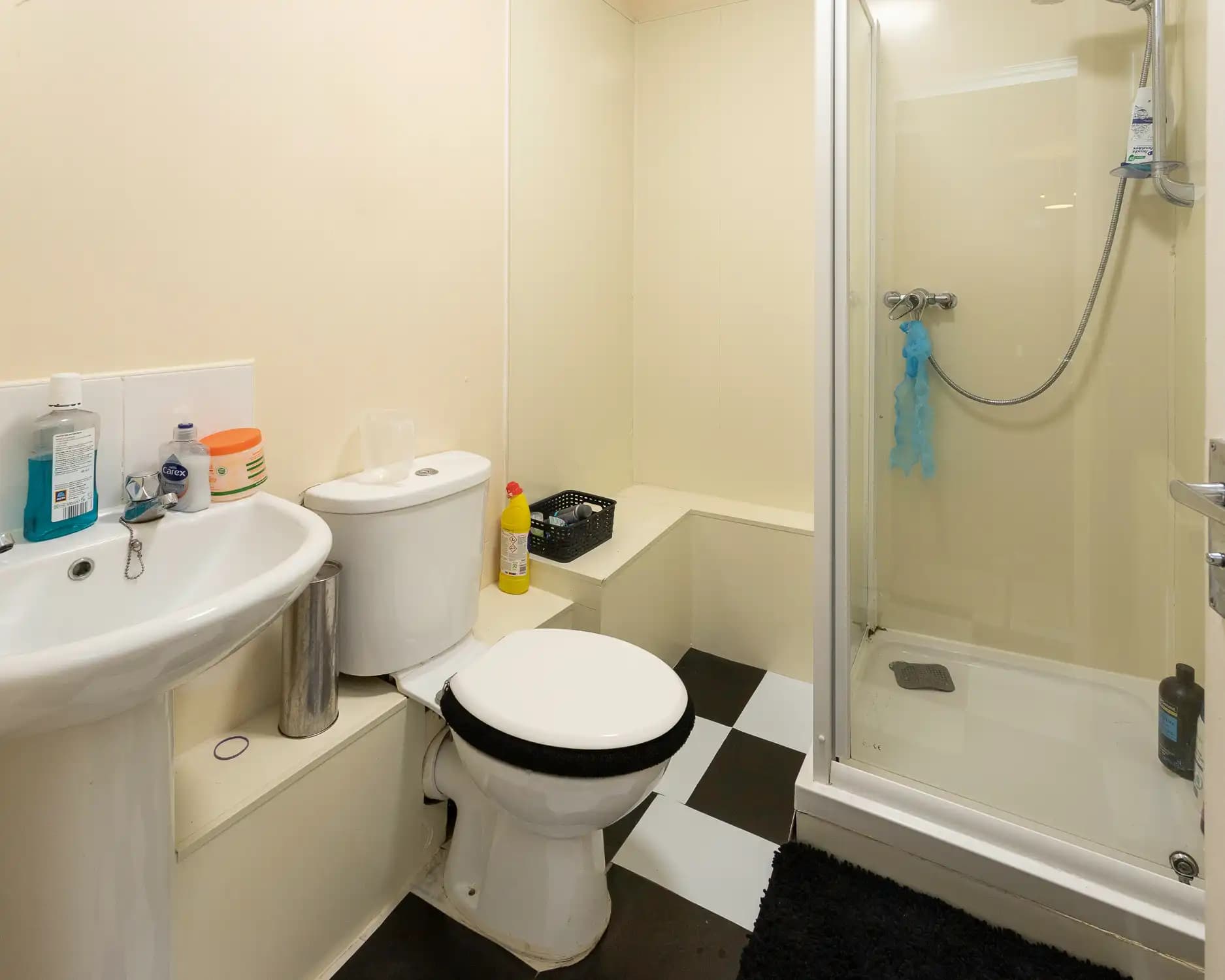 property photo 6 of 19
