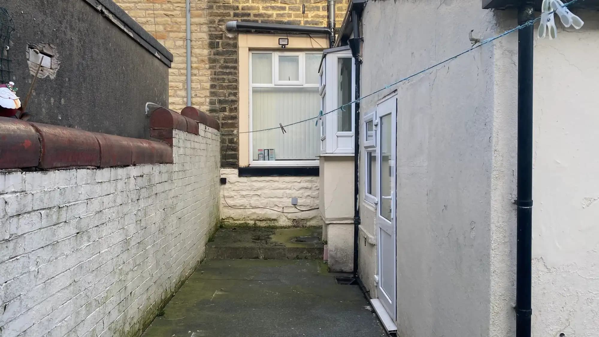 property photo 3 of 25