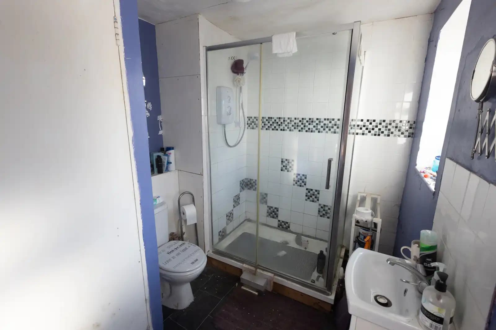 property photo 4 of 15
