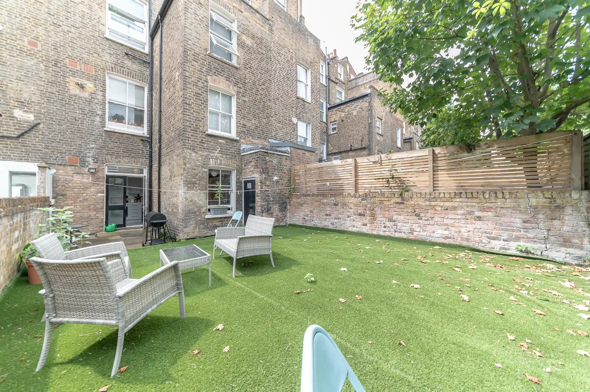 property photo 5 of 10