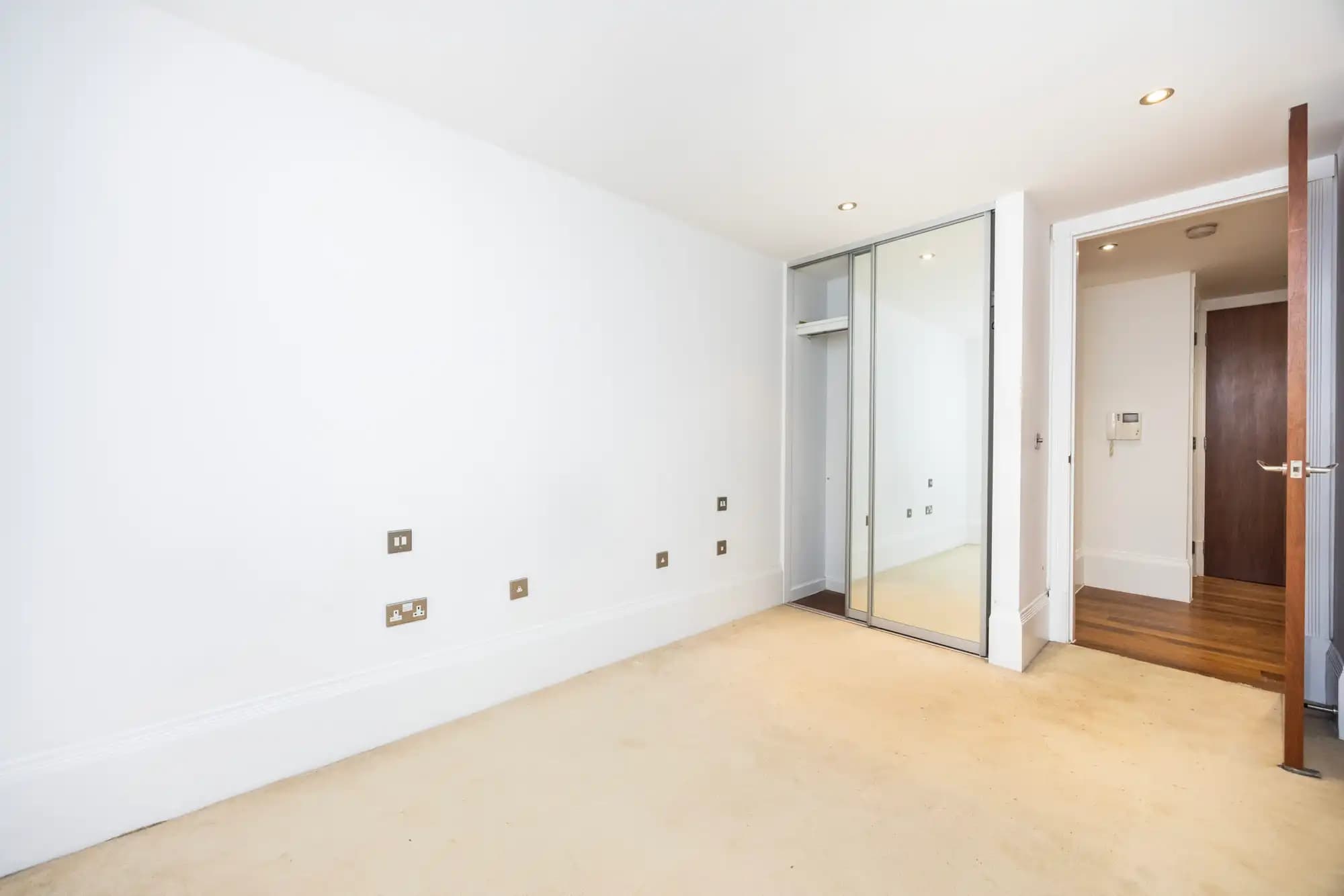 property photo 5 of 36