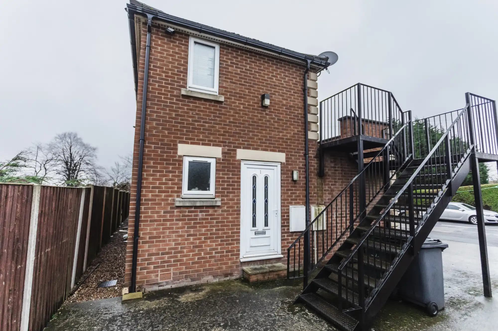 property photo 4 of 31