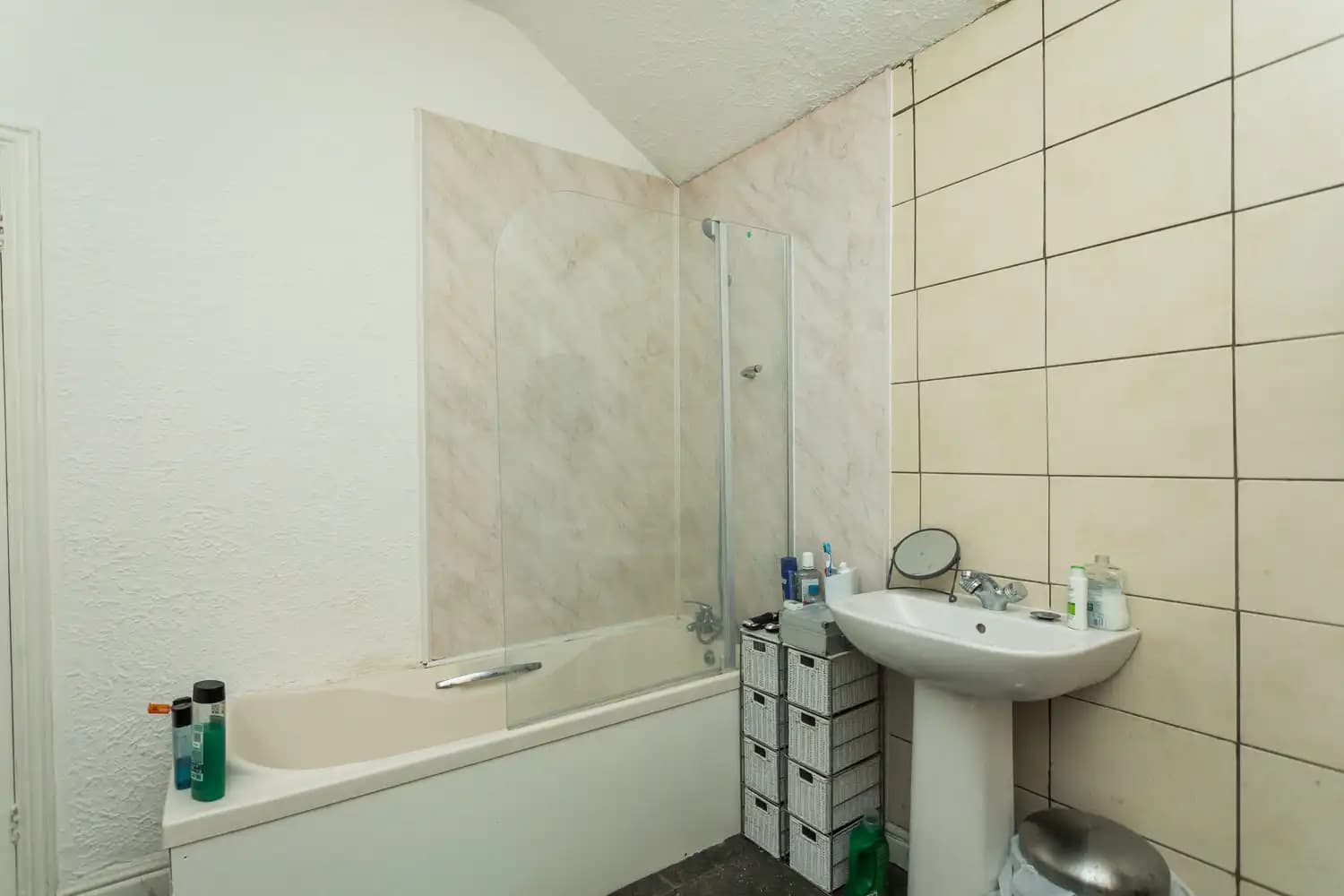 property photo 8 of 10
