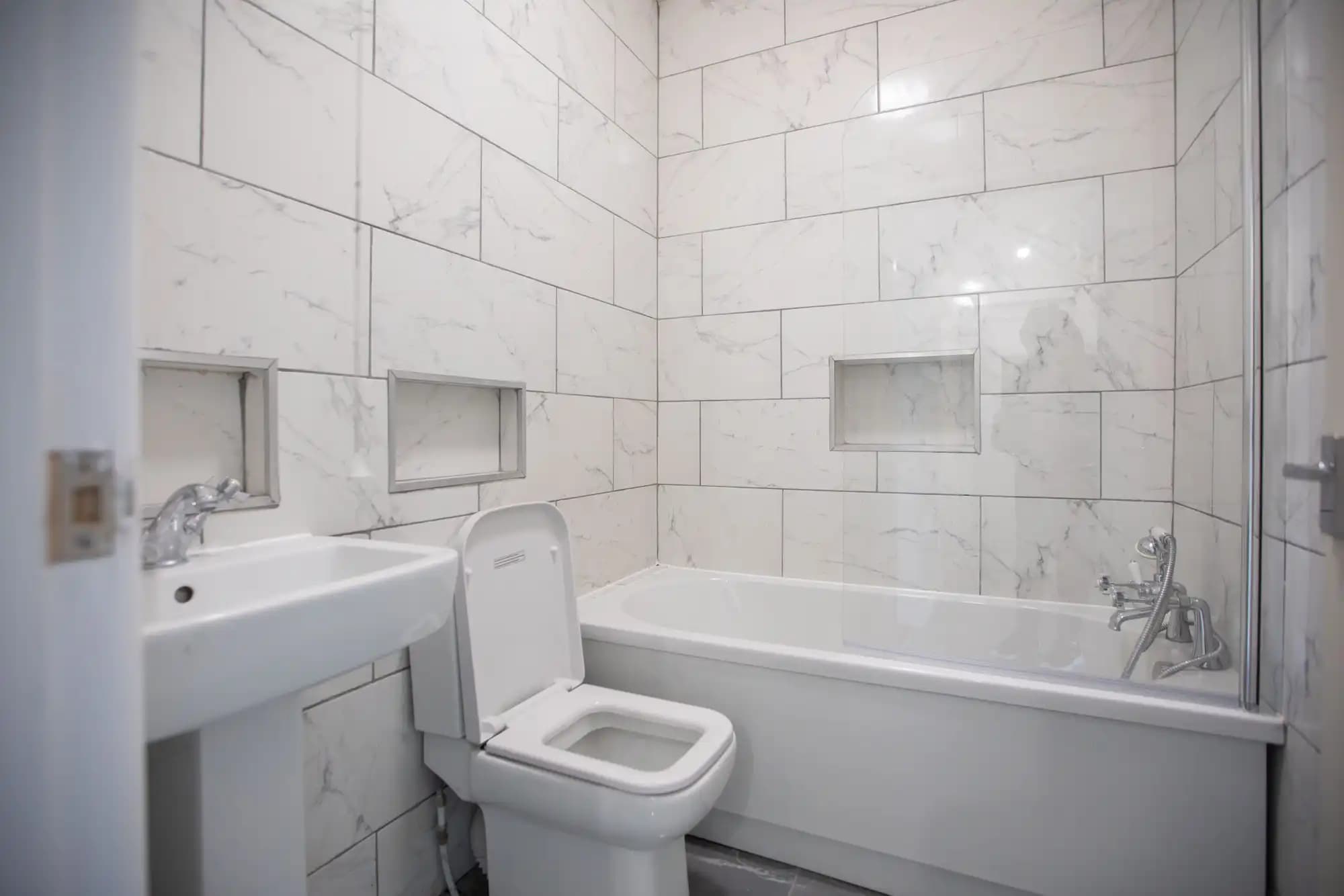 property photo 10 of 16
