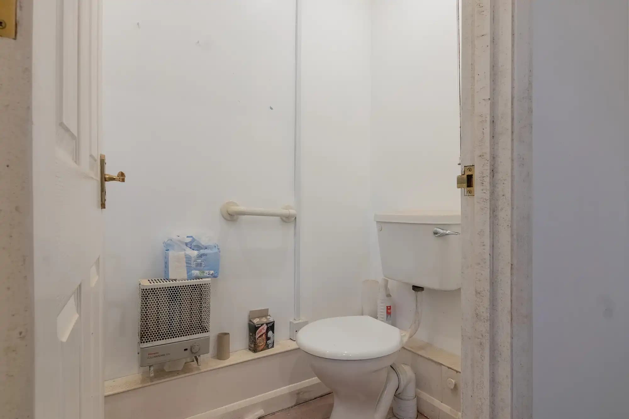property photo 7 of 19