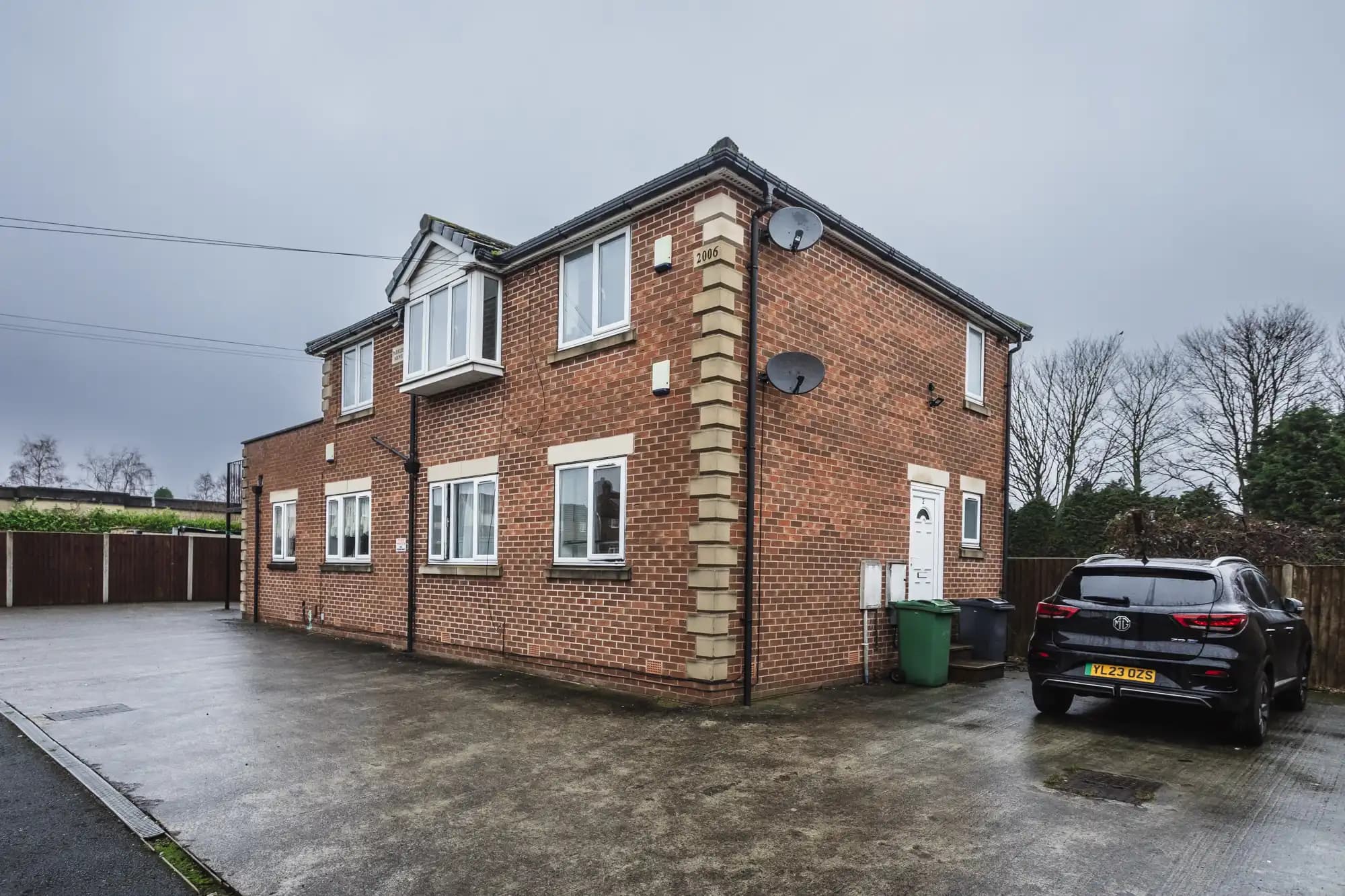 property photo 5 of 31