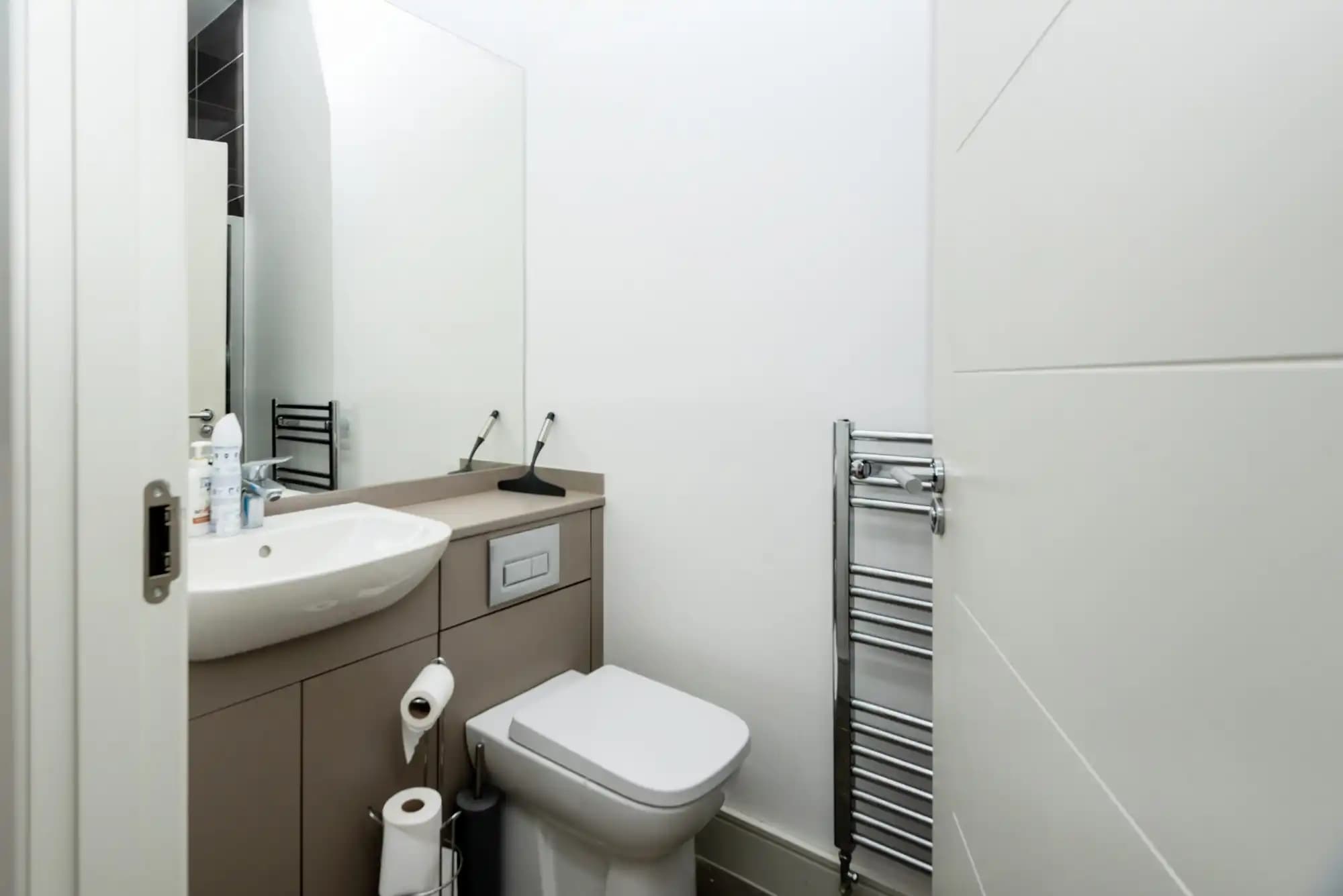 property photo 11 of 21