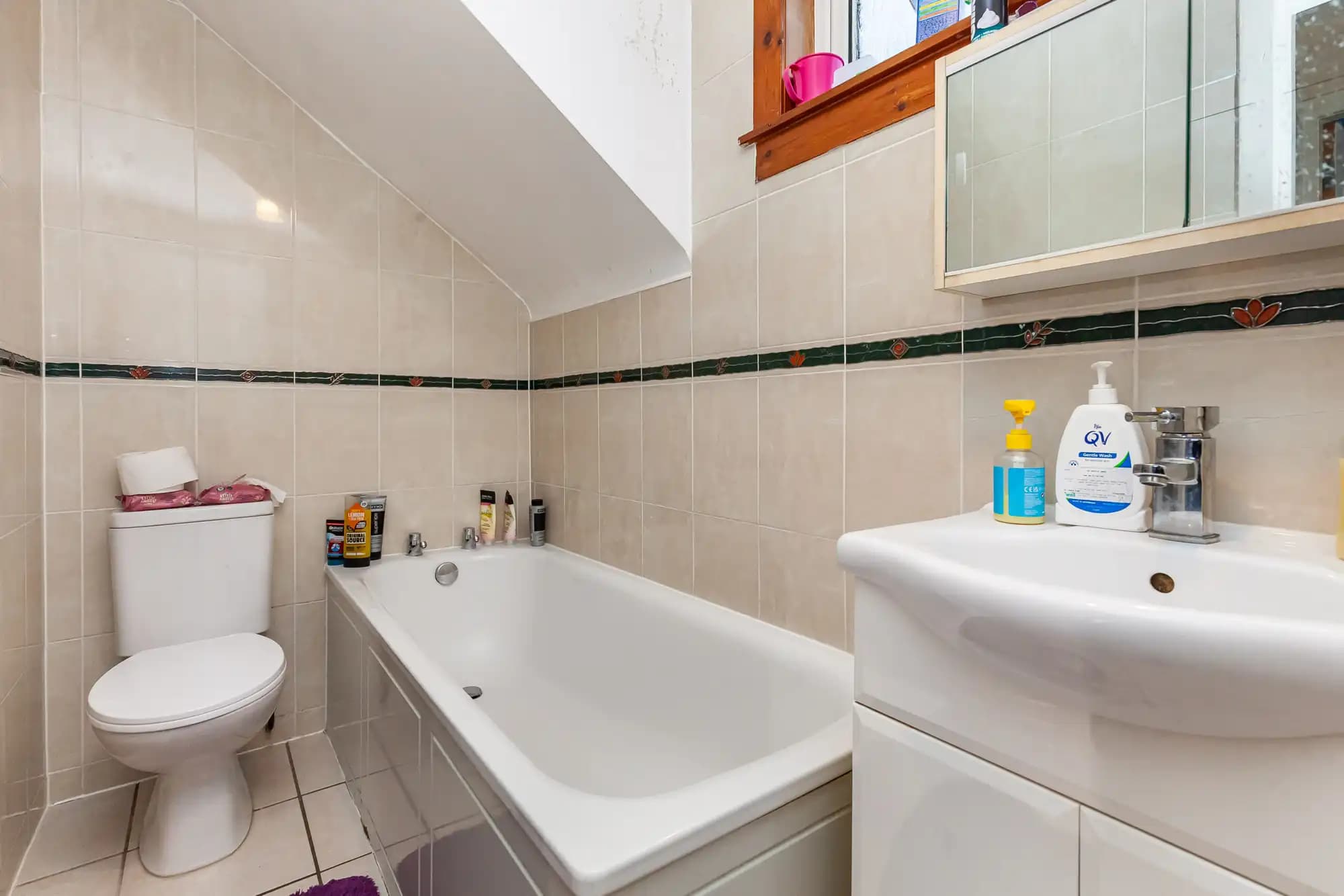 property photo 10 of 25
