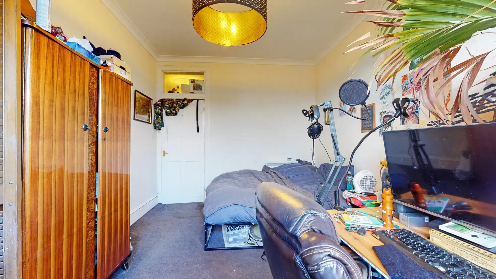 property photo 6 of 18