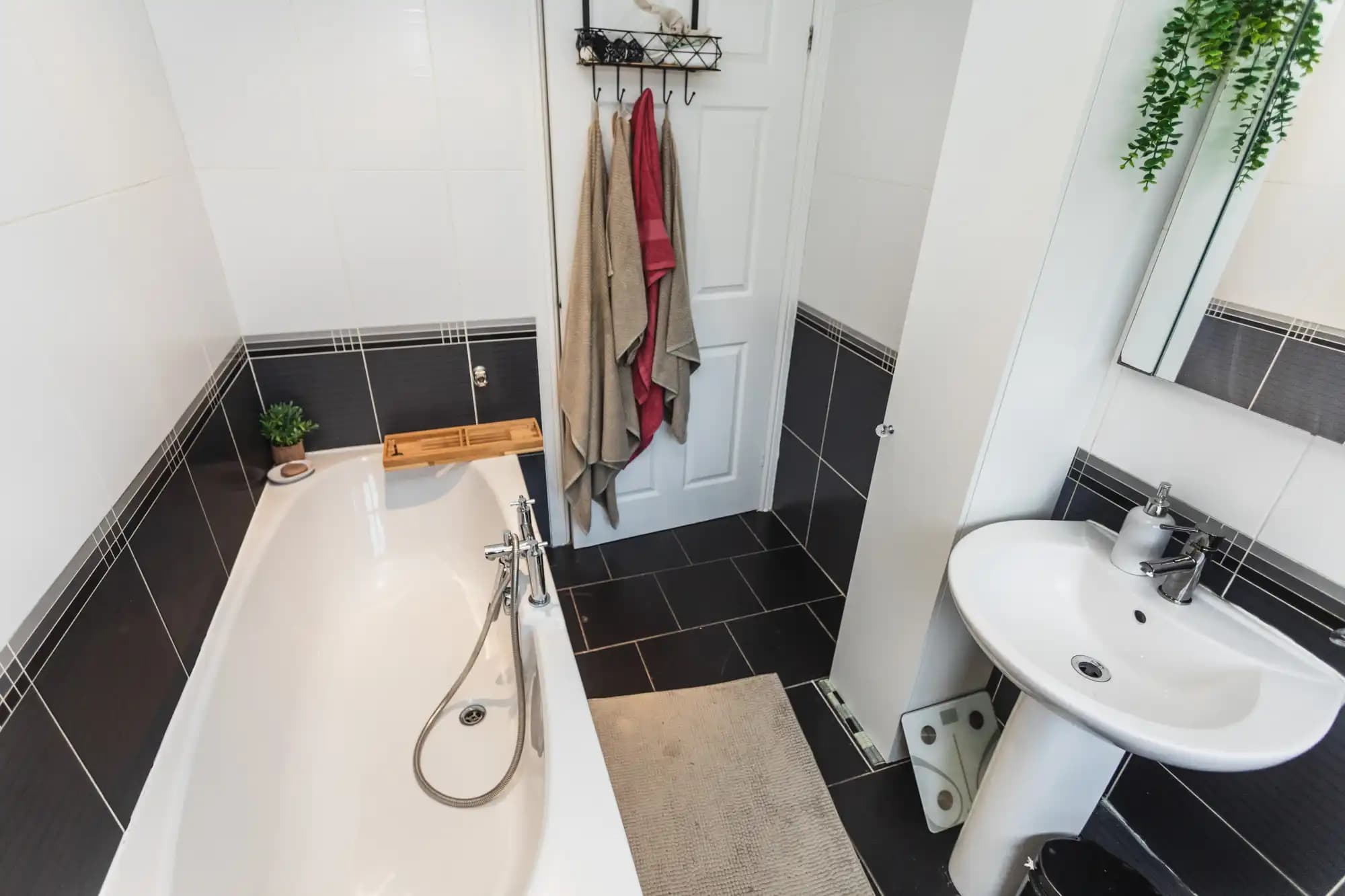 property photo 21 of 31