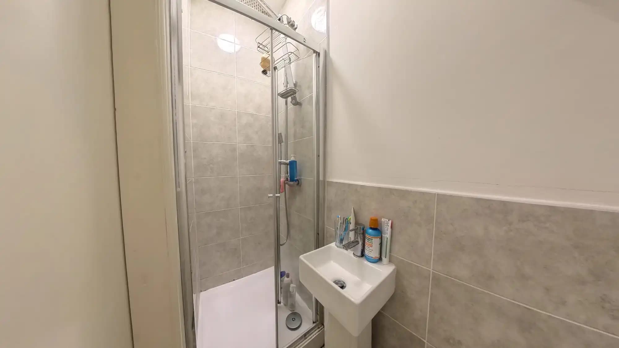 property photo 8 of 25