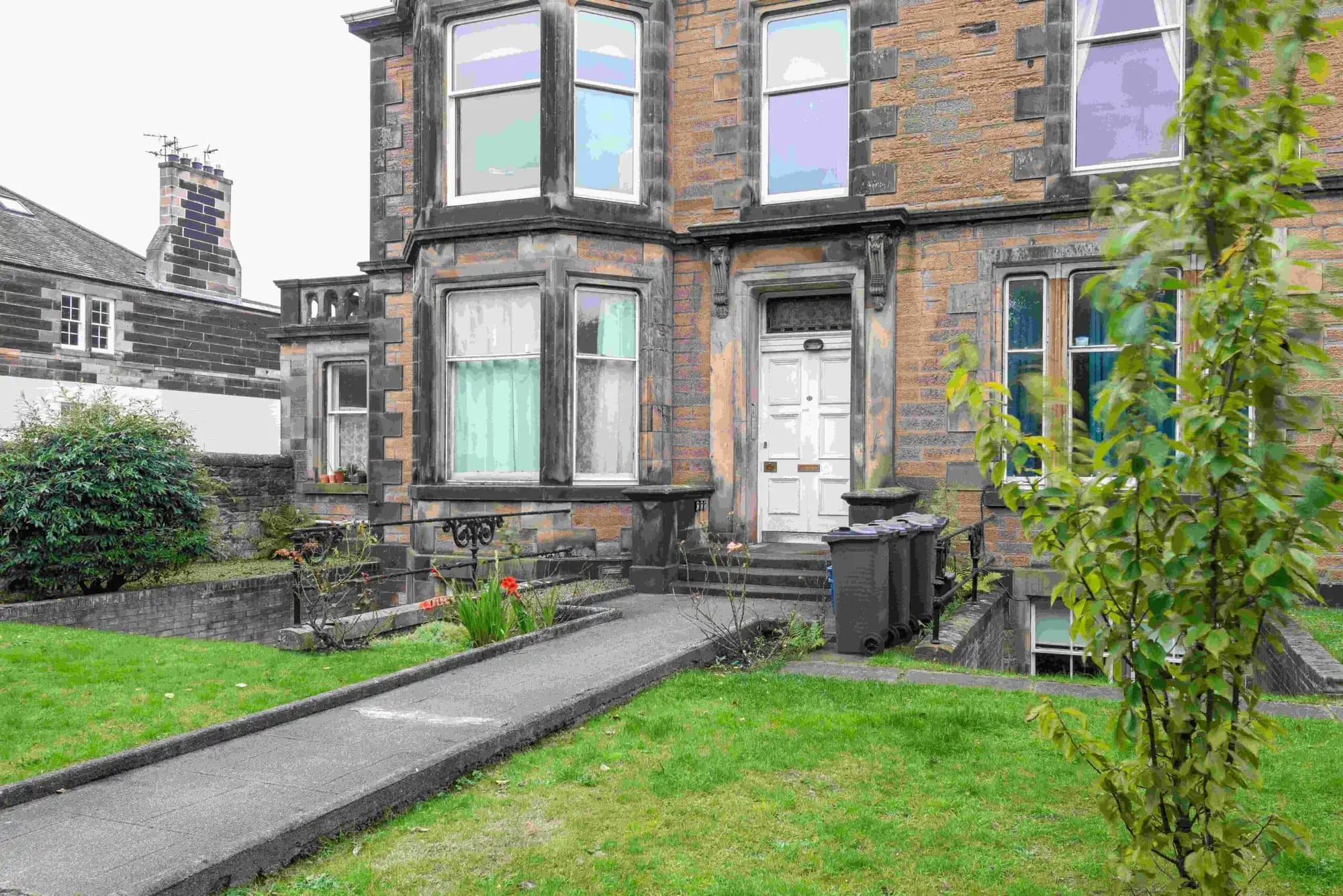 property photo 10 of 12