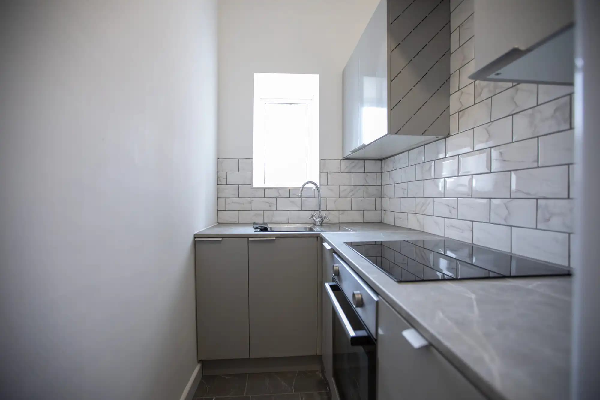 property photo 6 of 16