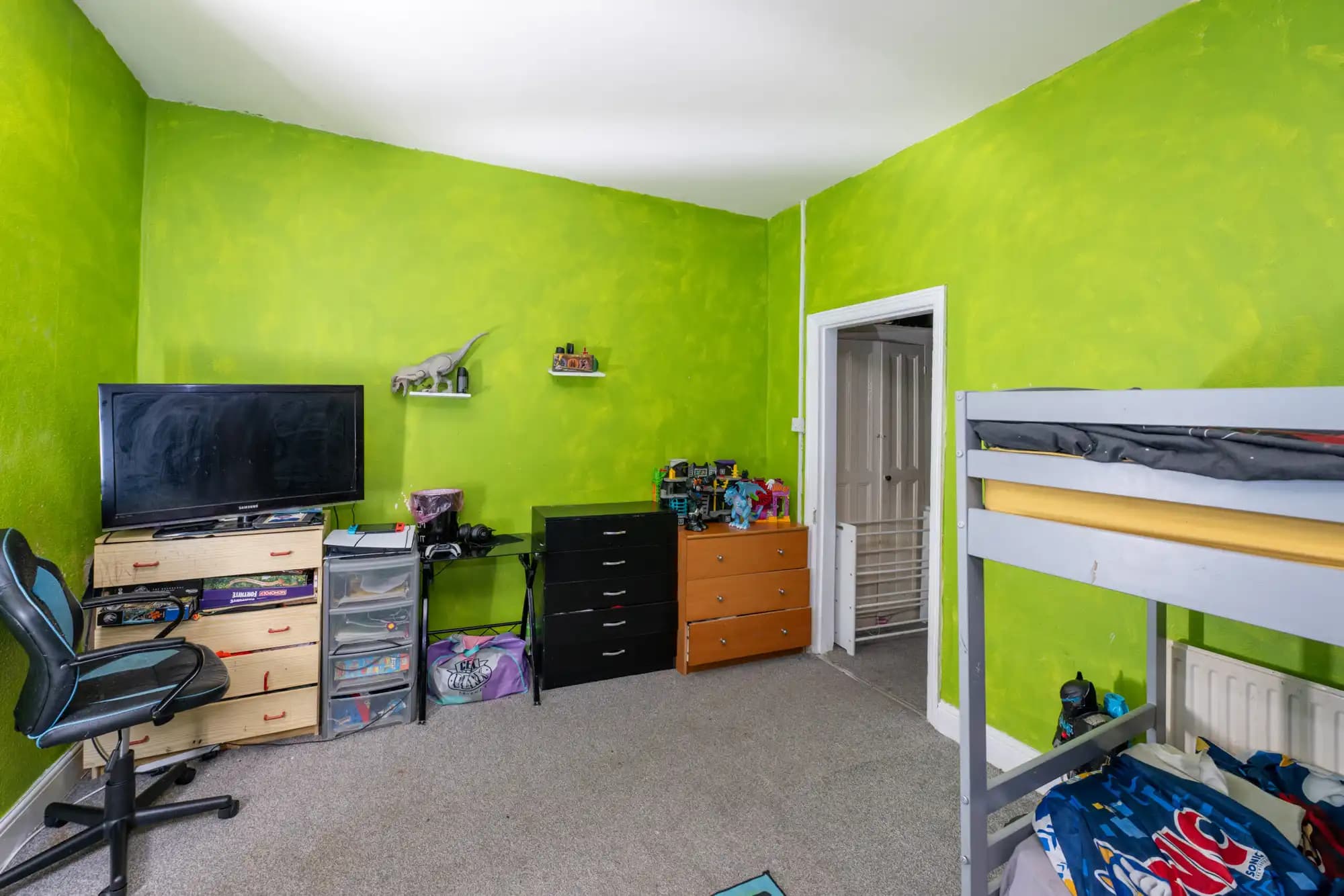 property photo 3 of 23