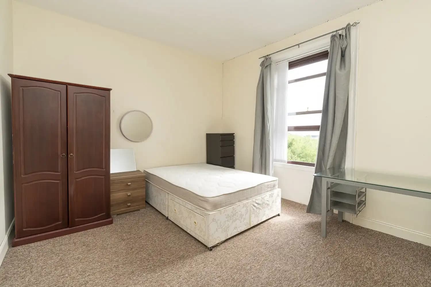 property photo 10 of 17
