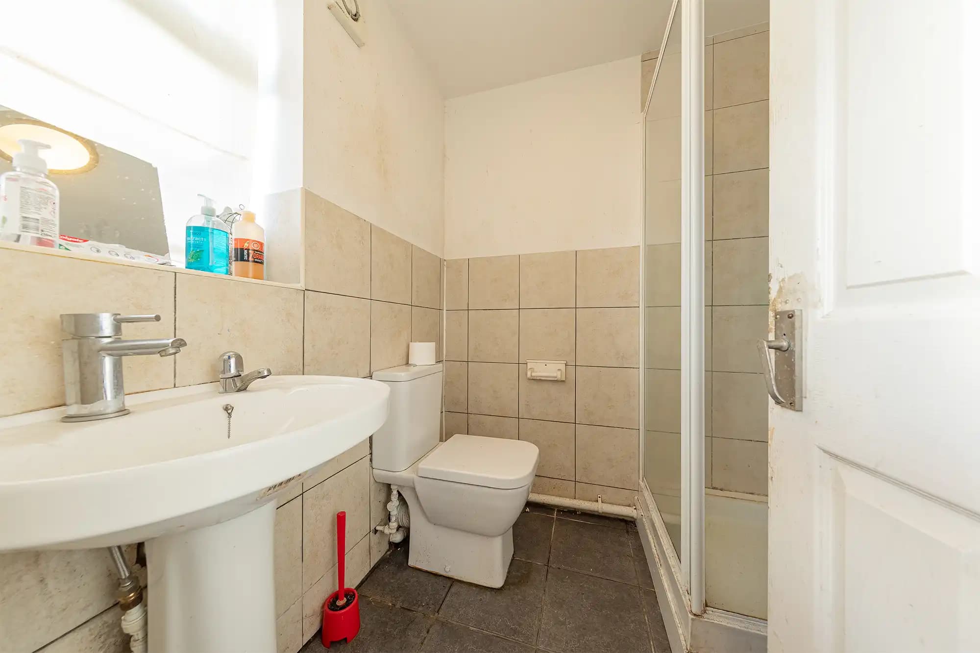 property photo 9 of 22