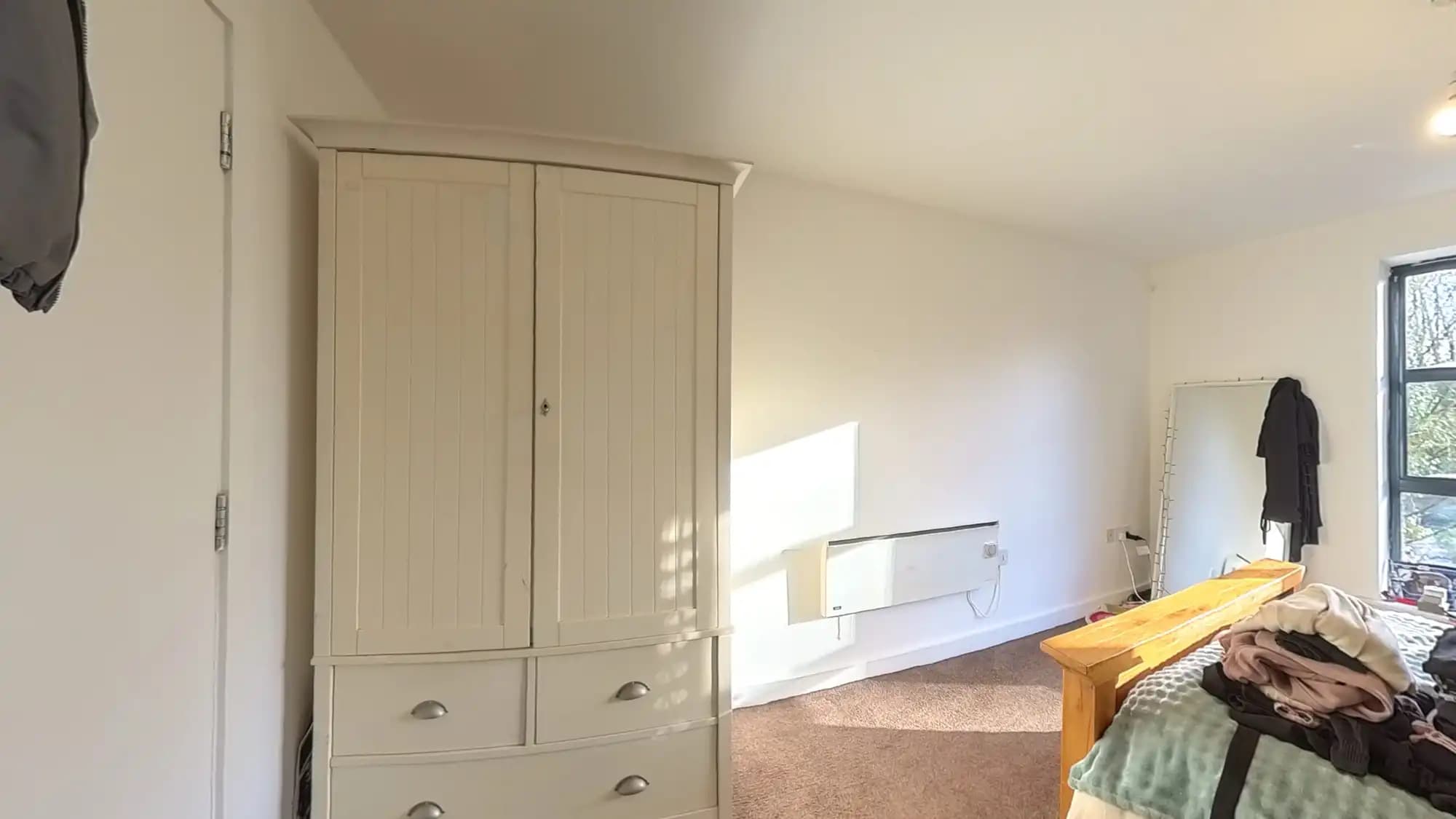 property photo 4 of 20